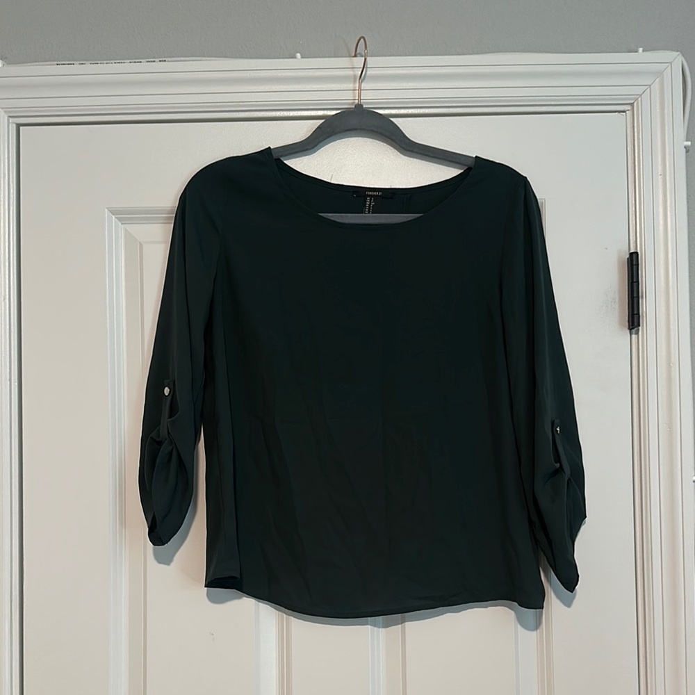 Forever 21 Black Blouse with Crew Neck and 3/4 Sleeves